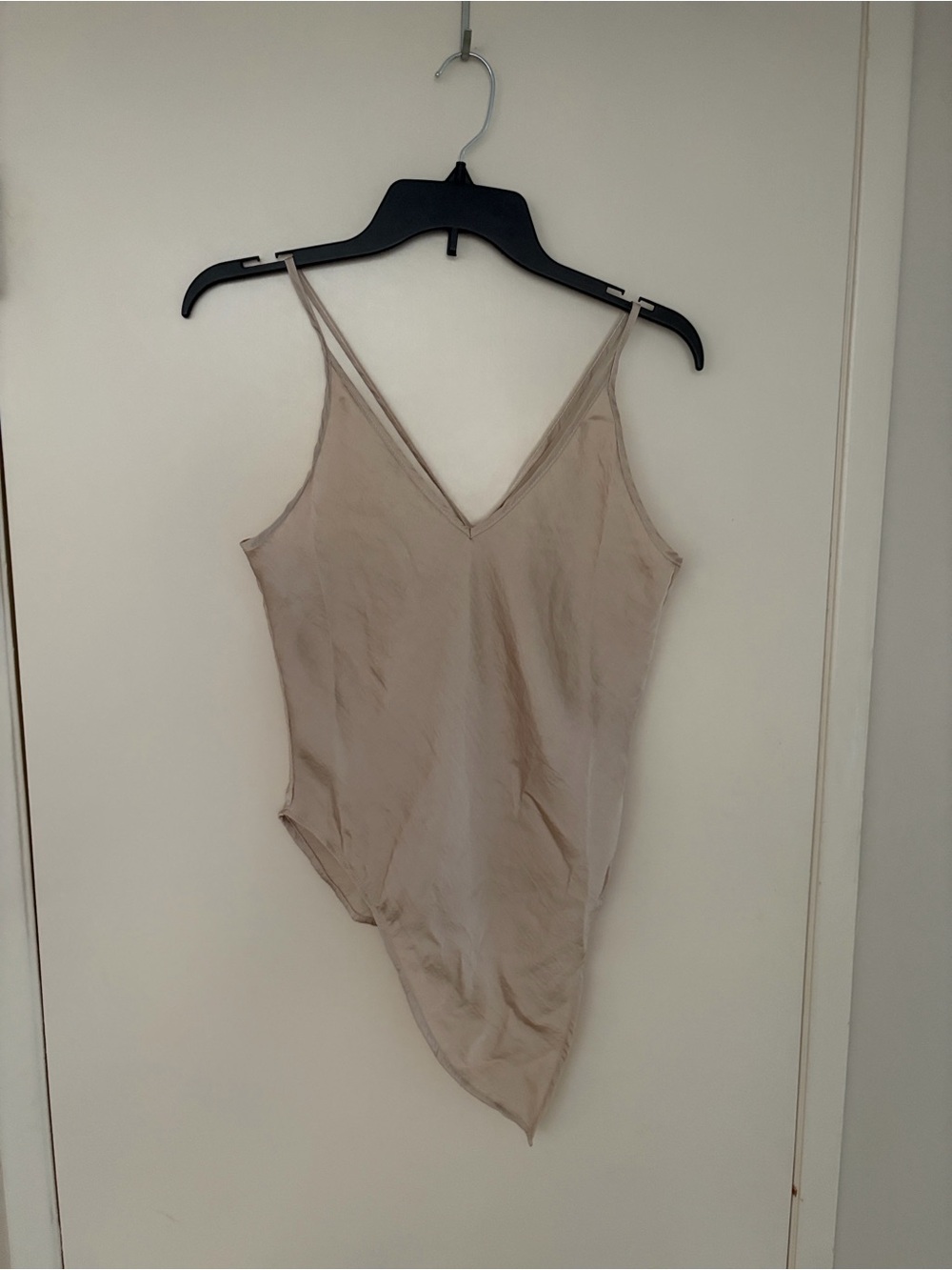 Women’s Asymmetric V-Neck Front & Tie-Back Cami Top! Beige Satin Bias Cut! Small